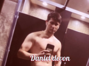 Daniel_devon