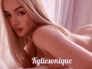 Kyliesonique