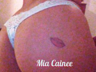 Mia_Cainee