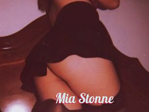 Mia_Stonne