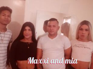 Maxxi_and_mia