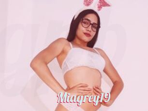 Miagrey19