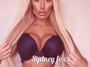 Sydney_foxx